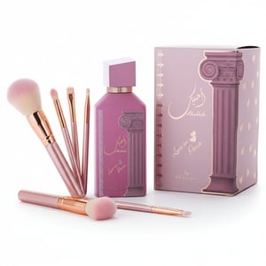 Ahubbak Love in Paris bersama berus makeup