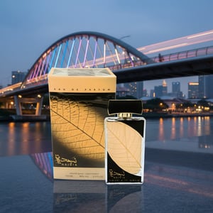 Najdia in Gold di Saloma Link Bridge