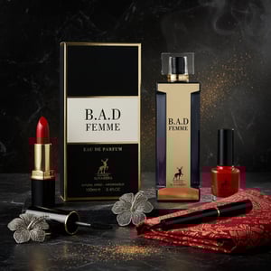 BAD Femme bersama makeup merah hitam, mood bold feminin Malaysia