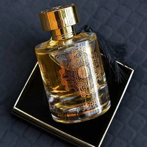 Karat Alhambra fragrance floral fruity amber long lasting Malaysia